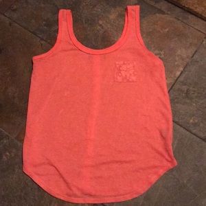 Coral tank top size small